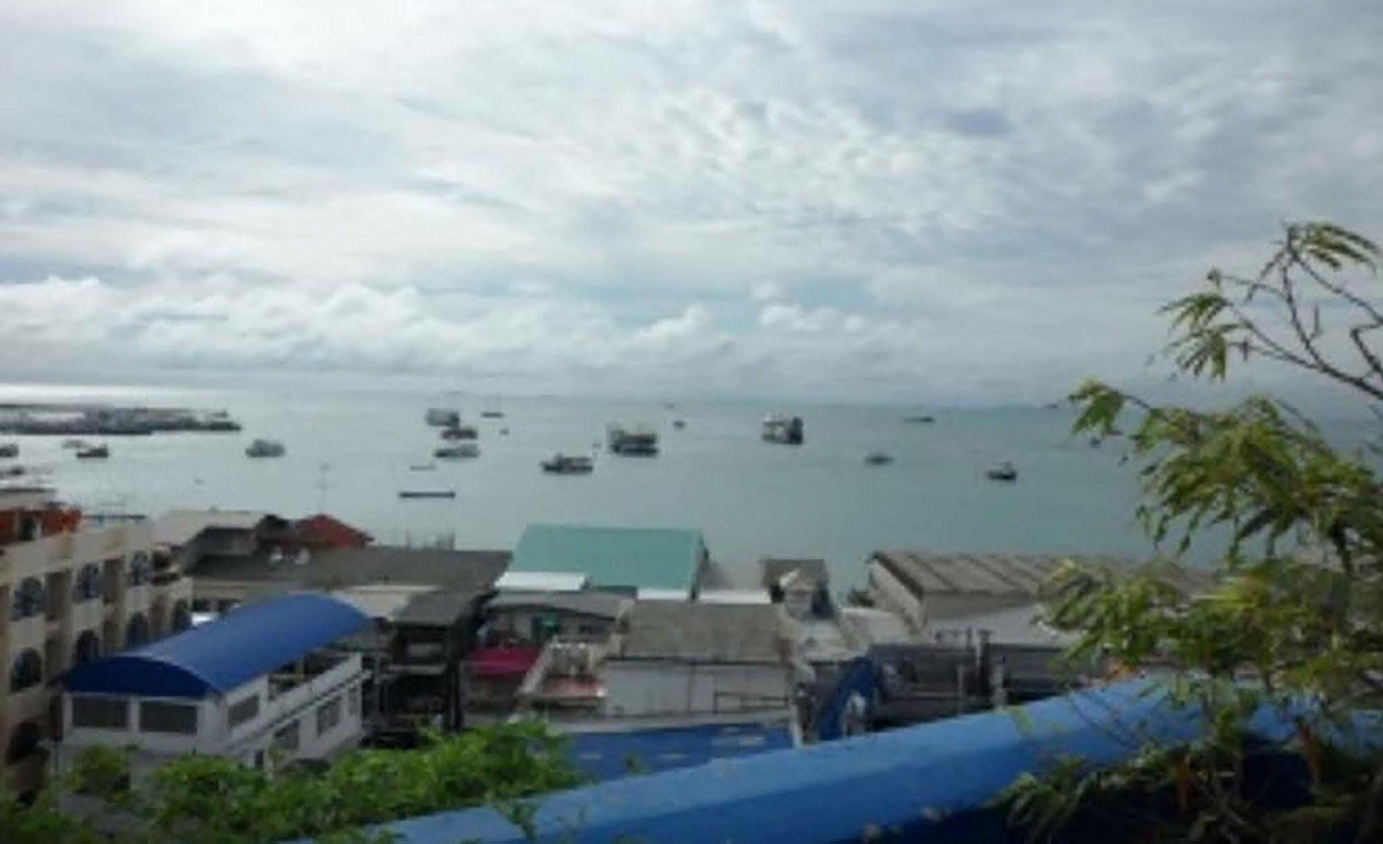 Diamond Beach Hotel Pattaya Exterior photo